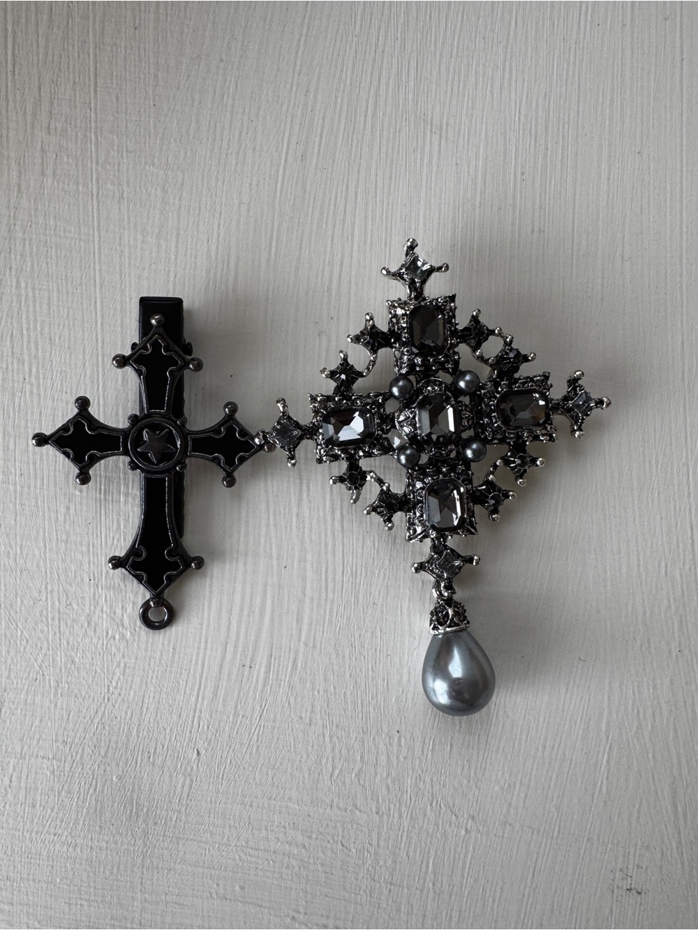 Ornate Black Gothic Pearl Broach & Cross Pin
